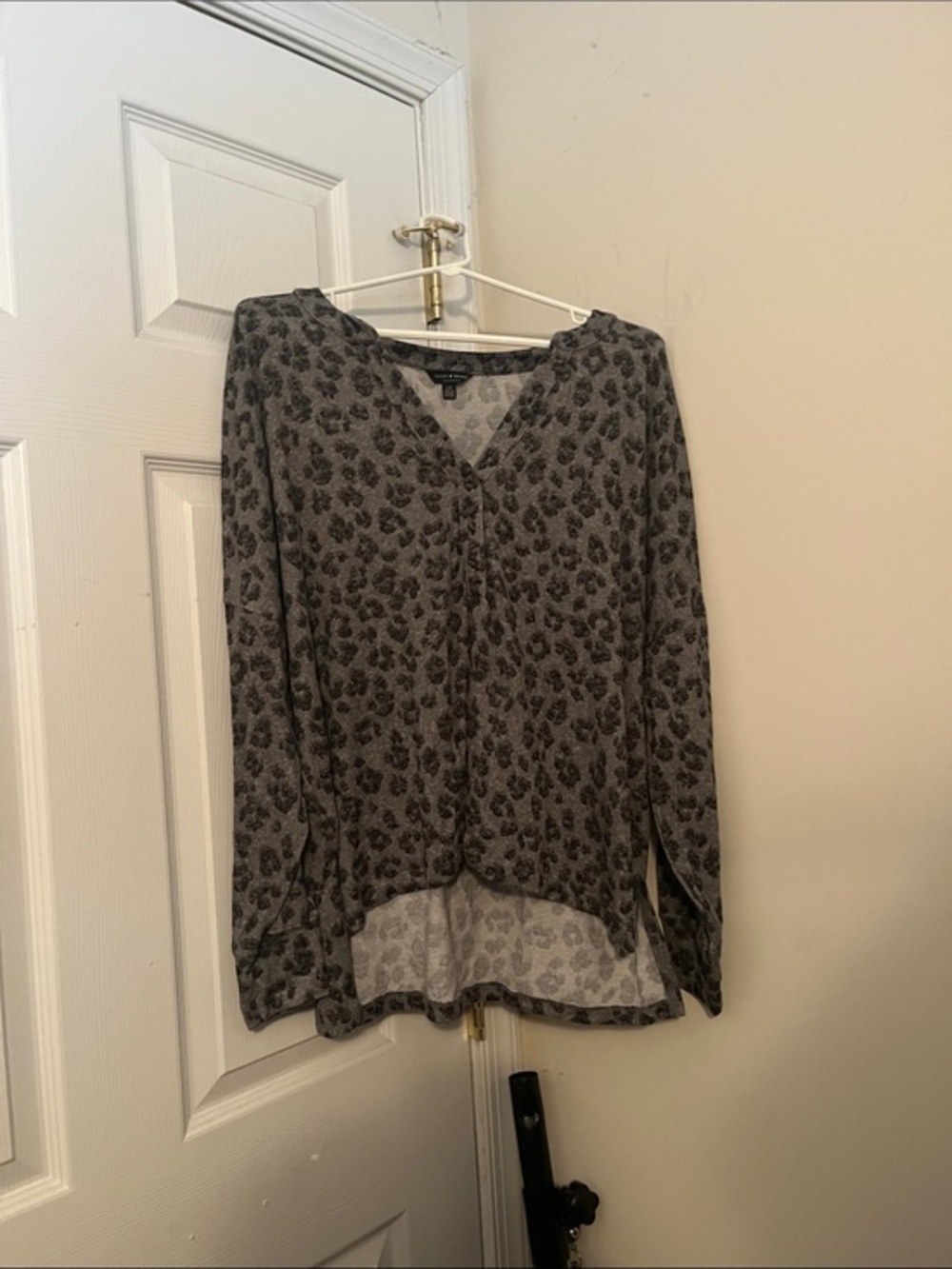Women's Gray Leopard Print V-Neck Tunic Top